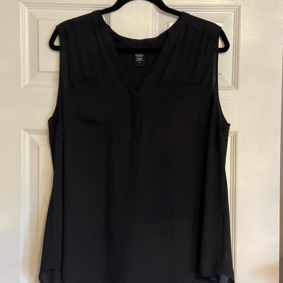 Sleeveless Torrid Blouse - like new! - Picture 1 of 4